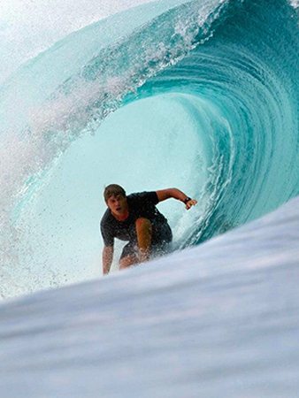 Eric Tomlinson - Surfing